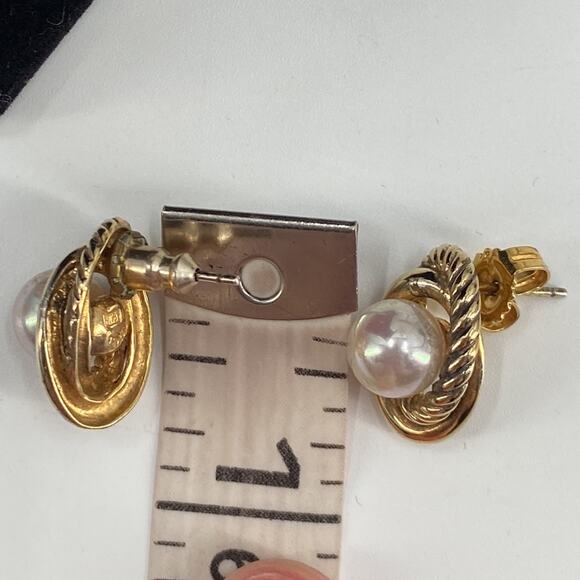 Vintage Faux pearl gold plated stud earrings - Picture 6 of 9
